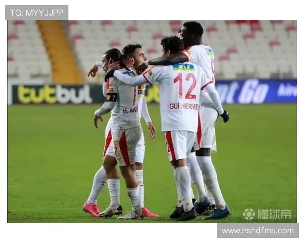 山东助教点赞全队拼抢精神篮板与地板球成制胜关键体育赛场见真章 山东助教点赞全队拼抢精神篮板与地板球成制胜关键体育赛场见真章